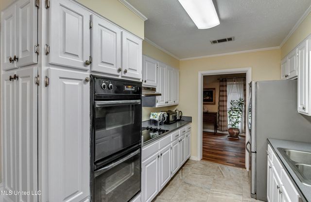 100 Fairdale Place, Brandon, MS 39042