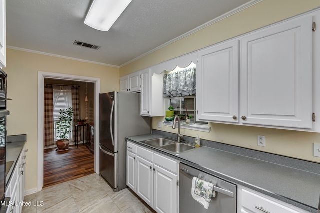 100 Fairdale Place, Brandon, MS 39042