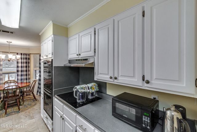 100 Fairdale Place, Brandon, MS 39042