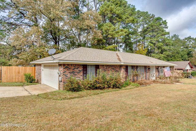 100 Fairdale Place, Brandon, MS 39042