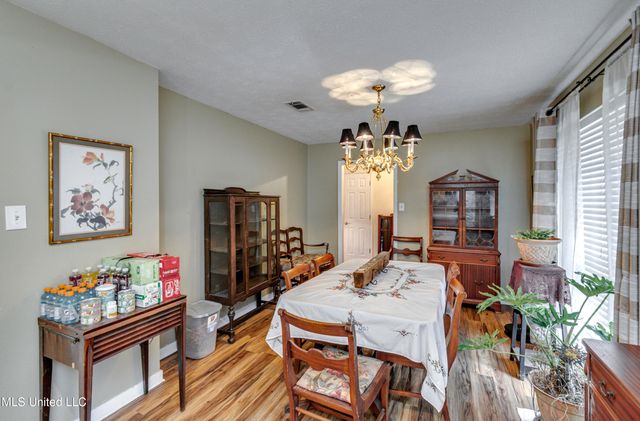 100 Fairdale Place, Brandon, MS 39042