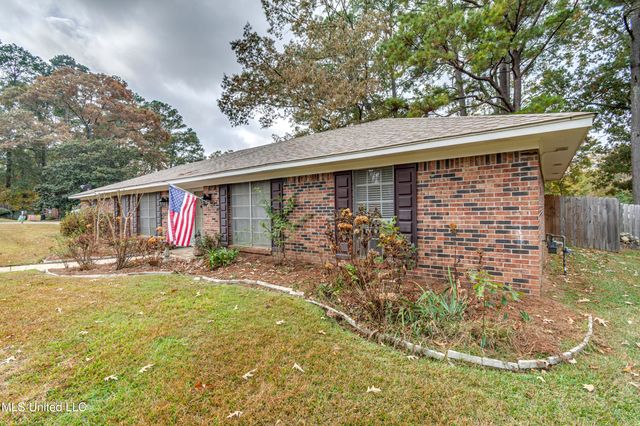 100 Fairdale Place, Brandon, MS 39042
