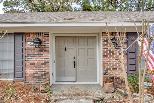 100 Fairdale Place, Brandon, MS 39042