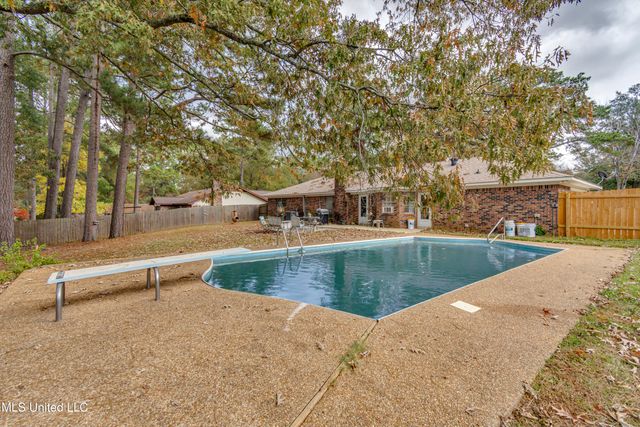 100 Fairdale Place, Brandon, MS 39042