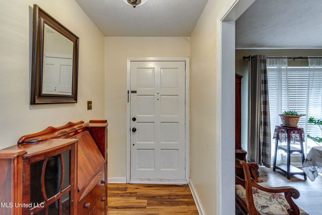 100 Fairdale Place, Brandon, MS 39042