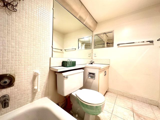 2060 Harwood E 2060, Deerfield Beach, FL 33442