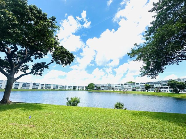 2060 Harwood E 2060, Deerfield Beach, FL 33442