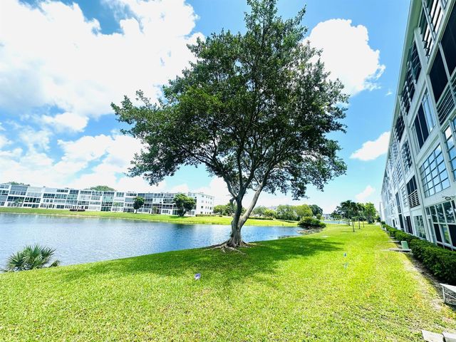 2060 Harwood E 2060, Deerfield Beach, FL 33442
