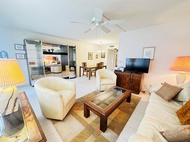 2060 Harwood E 2060, Deerfield Beach, FL 33442
