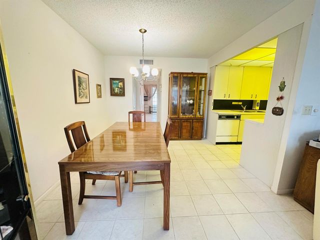 2060 Harwood E 2060, Deerfield Beach, FL 33442
