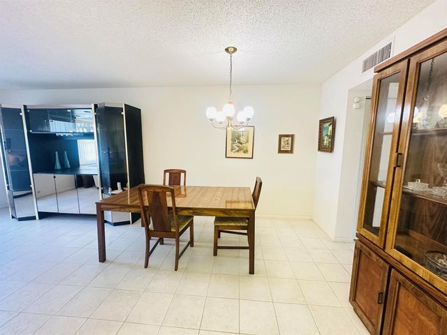 2060 Harwood E 2060, Deerfield Beach, FL 33442