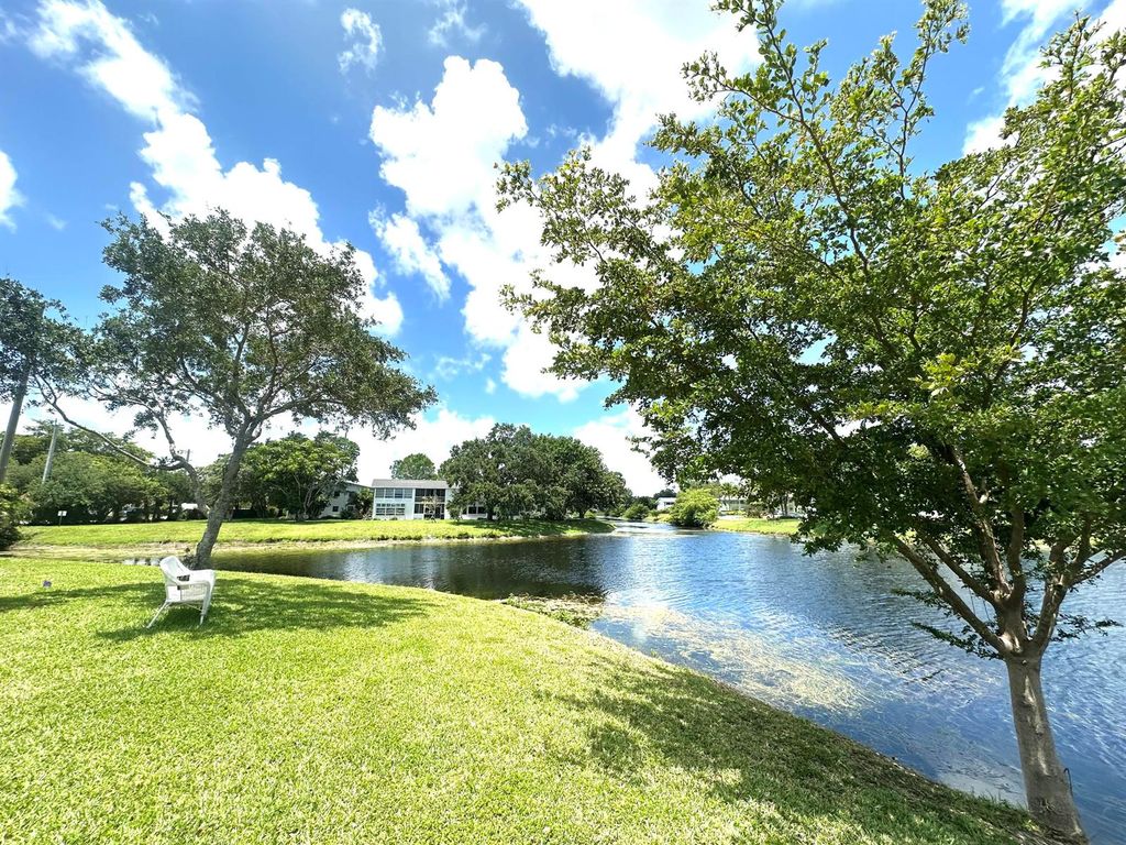 2060 Harwood E 2060, Deerfield Beach, FL 33442