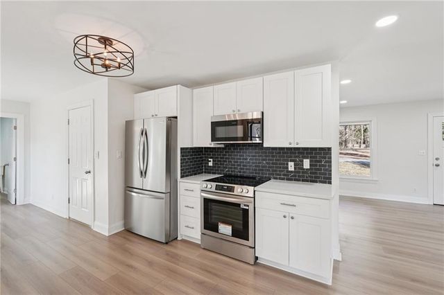 507 Castleaire Drive, Stone Mountain, GA 30087