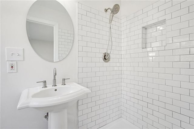 507 Castleaire Drive, Stone Mountain, GA 30087