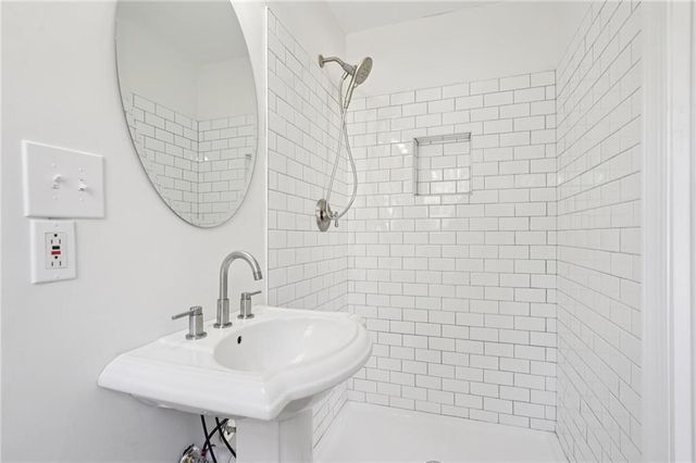 507 Castleaire Drive, Stone Mountain, GA 30087