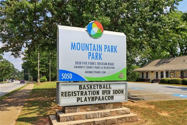 507 Castleaire Drive, Stone Mountain, GA 30087