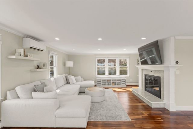 29 Eagle Hill Drive, Plymouth, MA 02360
