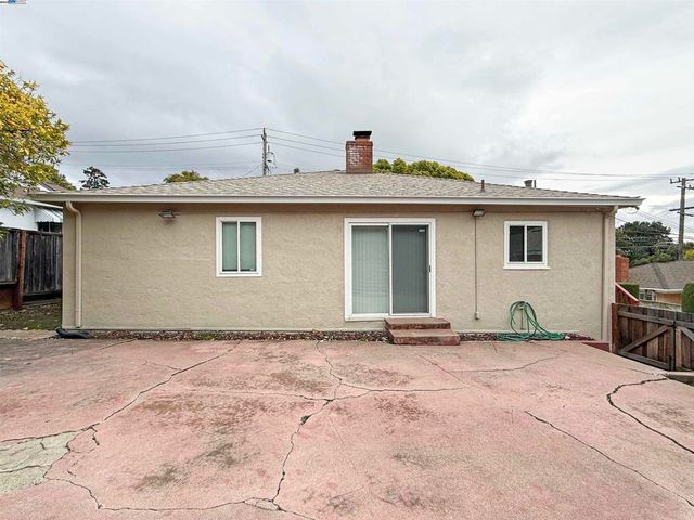 1516 Grove Way, Hayward, CA 94546