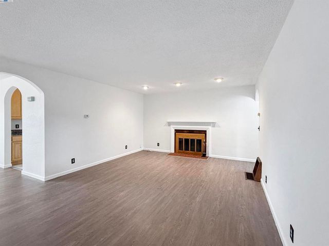 1516 Grove Way, Hayward, CA 94546