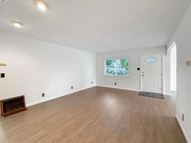 1516 Grove Way, Hayward, CA 94546