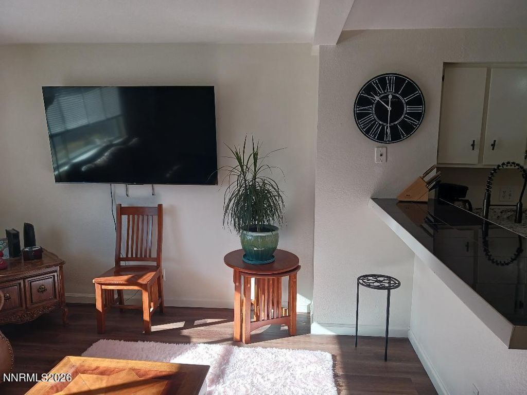 Image 6 of property listing at 401 Allouette Way APT 7, Carson City, NV 89701