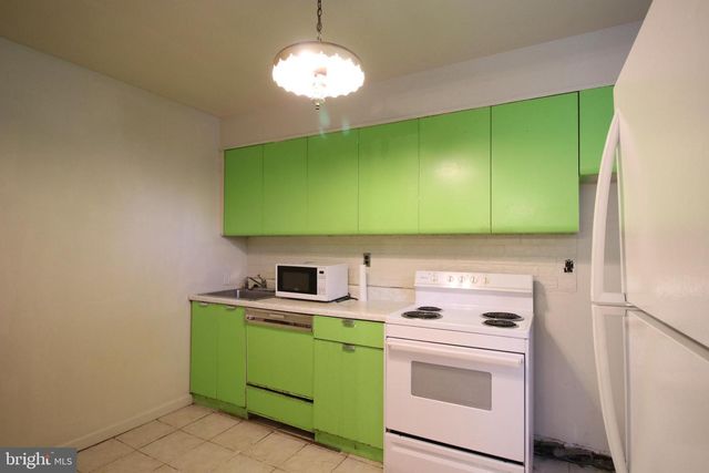 2351 IVERSON ST, Temple Hills, MD 20748
