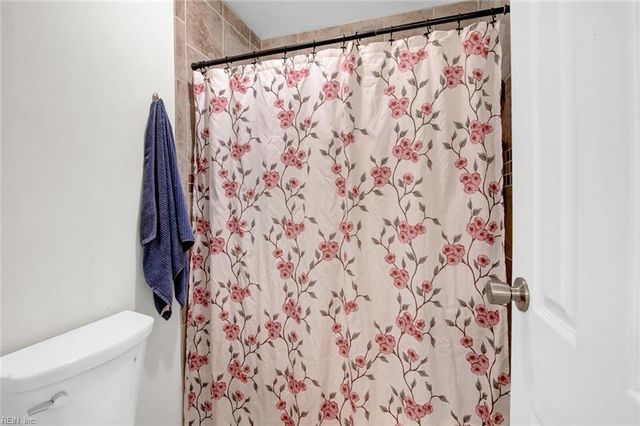 4184 Thistle CIR, Virginia Beach, VA 23462