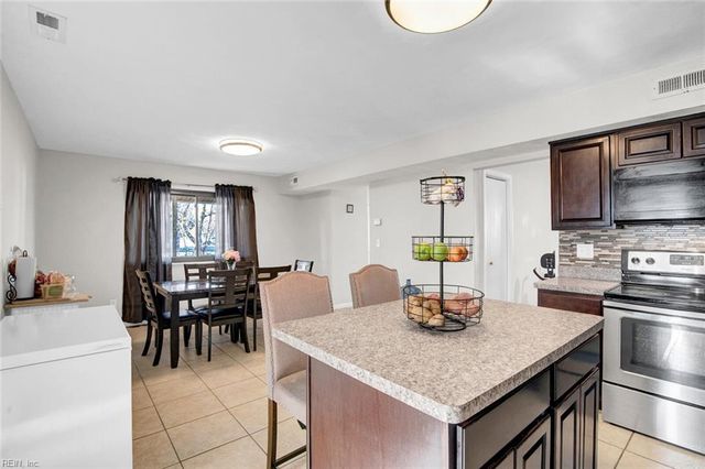 4184 Thistle CIR, Virginia Beach, VA 23462