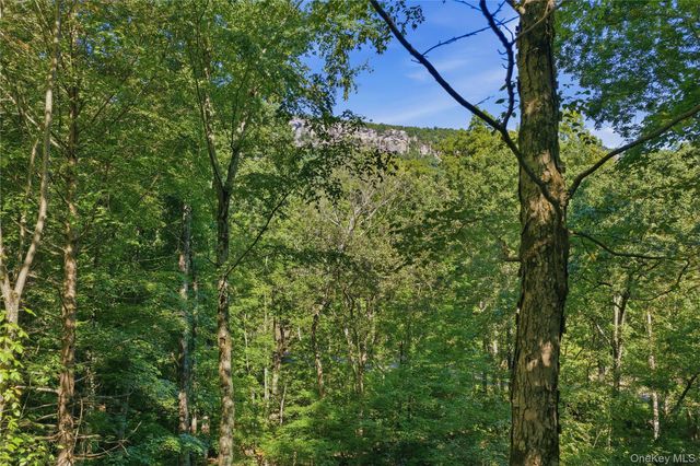 2 Durmo Road, New Paltz, NY 12561