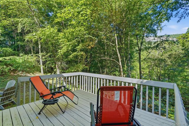 2 Durmo Road, New Paltz, NY 12561