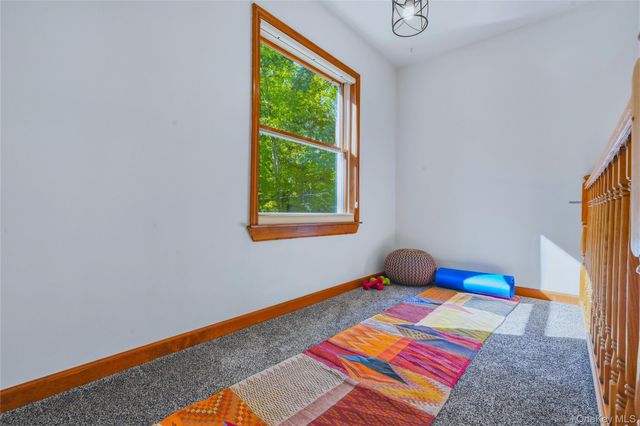 2 Durmo Road, New Paltz, NY 12561