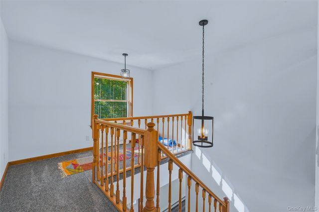 2 Durmo Road, New Paltz, NY 12561