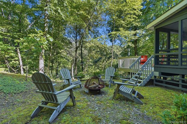 2 Durmo Road, New Paltz, NY 12561