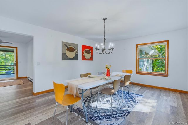 2 Durmo Road, New Paltz, NY 12561