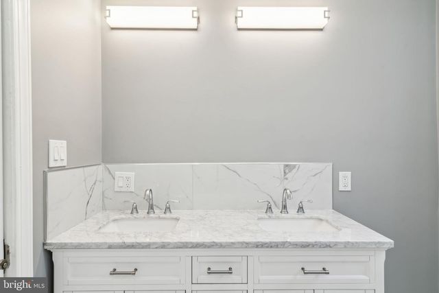 2433 N 17TH ST, Philadelphia, PA 19132