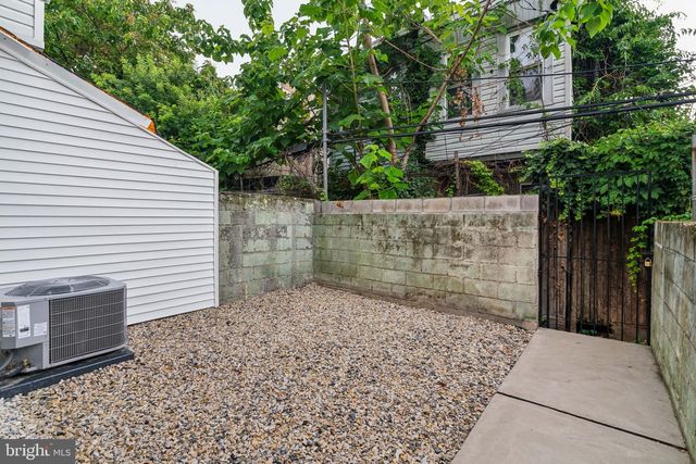 2433 N 17TH ST, Philadelphia, PA 19132