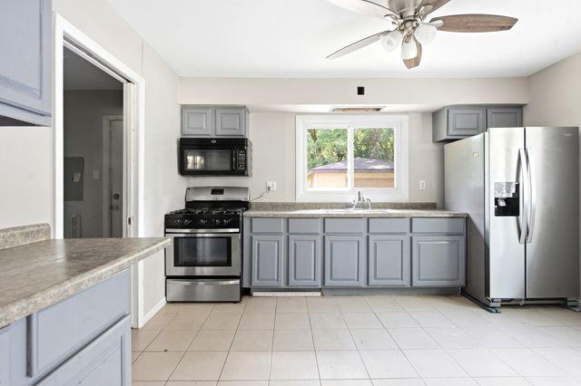 703 Circle Drive, University Park, IL 60484