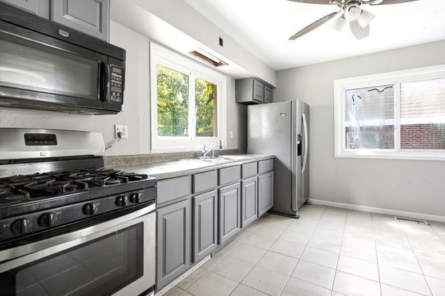 703 Circle Drive, University Park, IL 60484