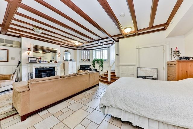 17 Bay State Rd G, Boston, MA 02215