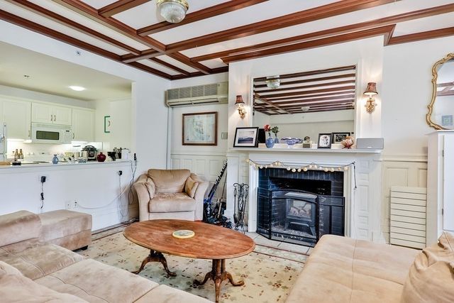 17 Bay State Rd G, Boston, MA 02215