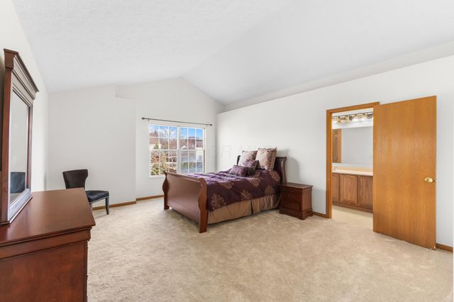 1993 Schrive Drive, Hilliard, OH 43026