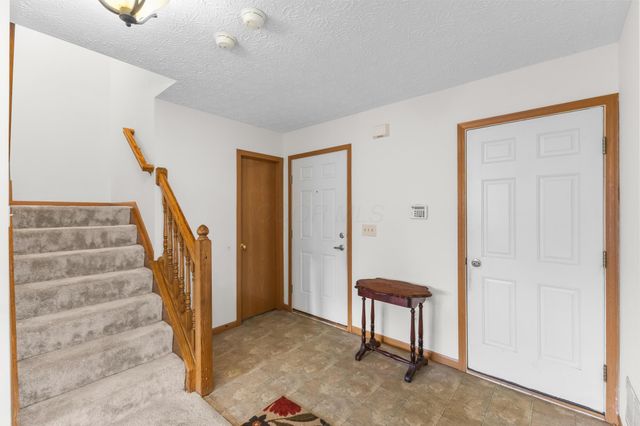 1993 Schrive Drive, Hilliard, OH 43026