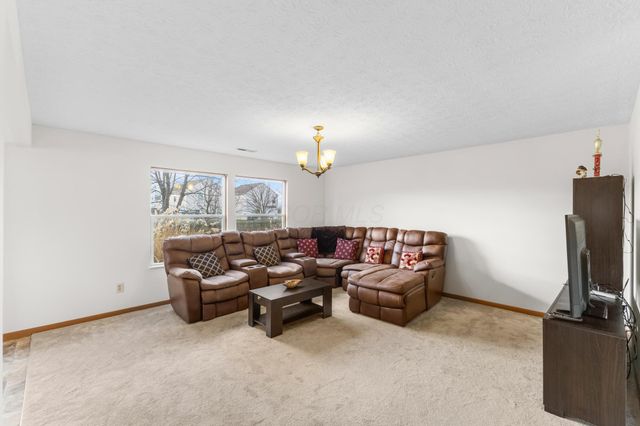 1993 Schrive Drive, Hilliard, OH 43026