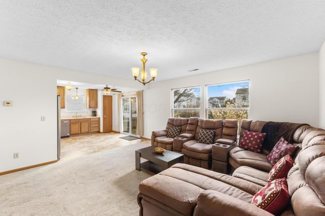 1993 Schrive Drive, Hilliard, OH 43026