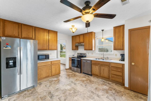 1993 Schrive Drive, Hilliard, OH 43026