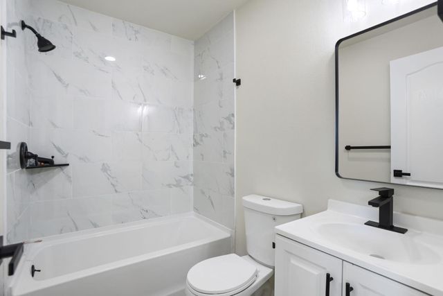 2228 Chambord Dr, Stockton, CA 95210