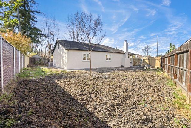 2228 Chambord Dr, Stockton, CA 95210