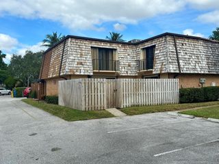 401 Lake Arbor Drive, Palm Springs, FL 33461