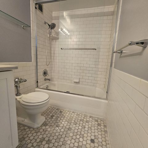 1300 E Lafayette Street 305, Detroit, MI 48207