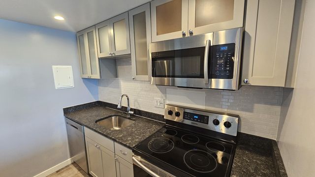 1300 E Lafayette Street 305, Detroit, MI 48207